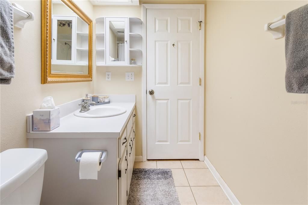 En Venta: $233,000 (2 camas, 2 baños, 1366 Pies cuadrados)