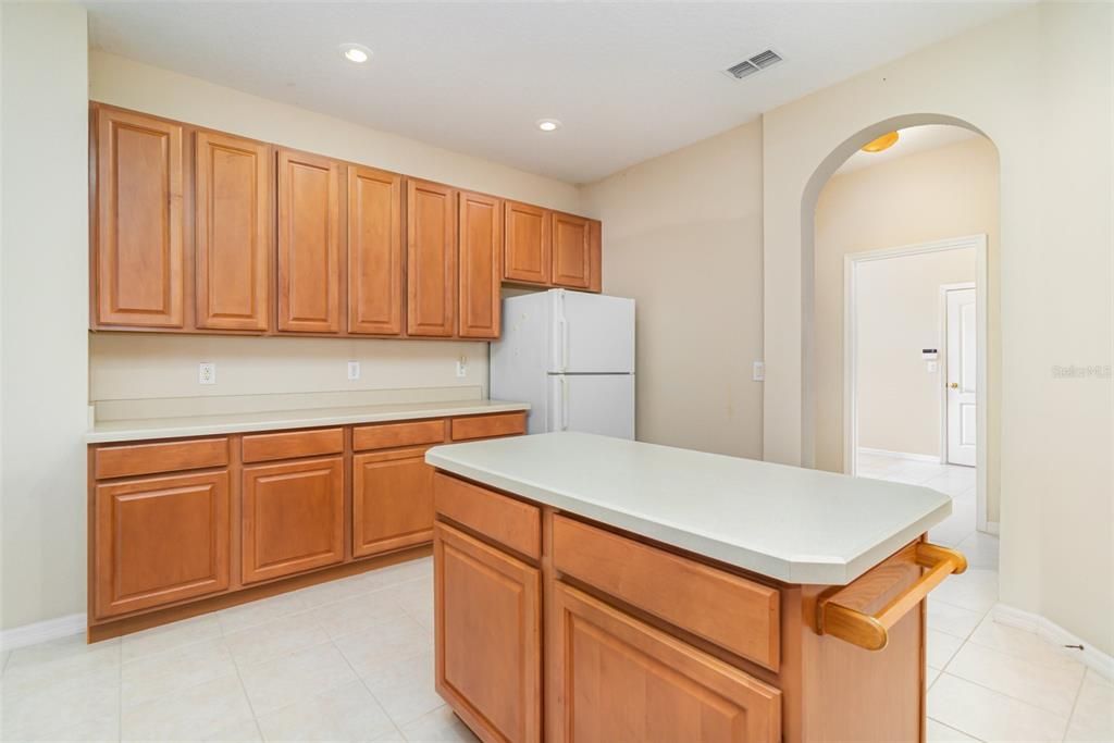 For Sale: $439,000 (3 beds, 2 baths, 2419 Square Feet)