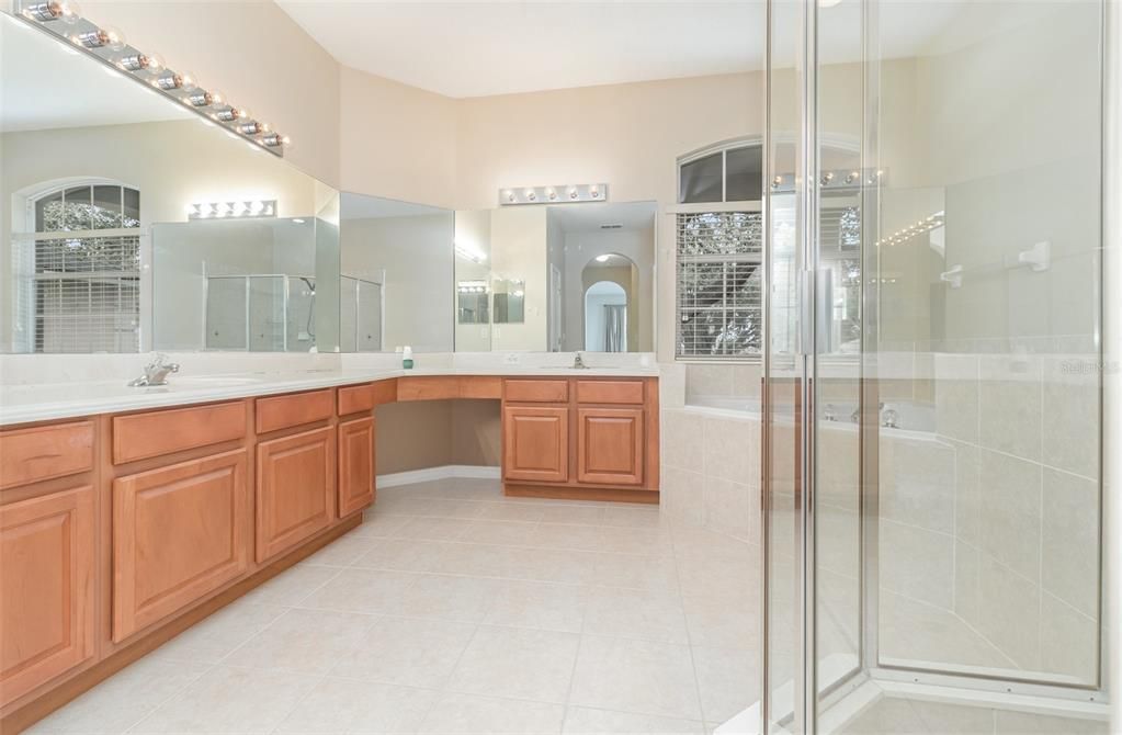 For Sale: $439,000 (3 beds, 2 baths, 2419 Square Feet)