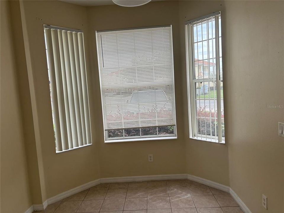 For Rent: $1,695 (3 beds, 2 baths, 1468 Square Feet)