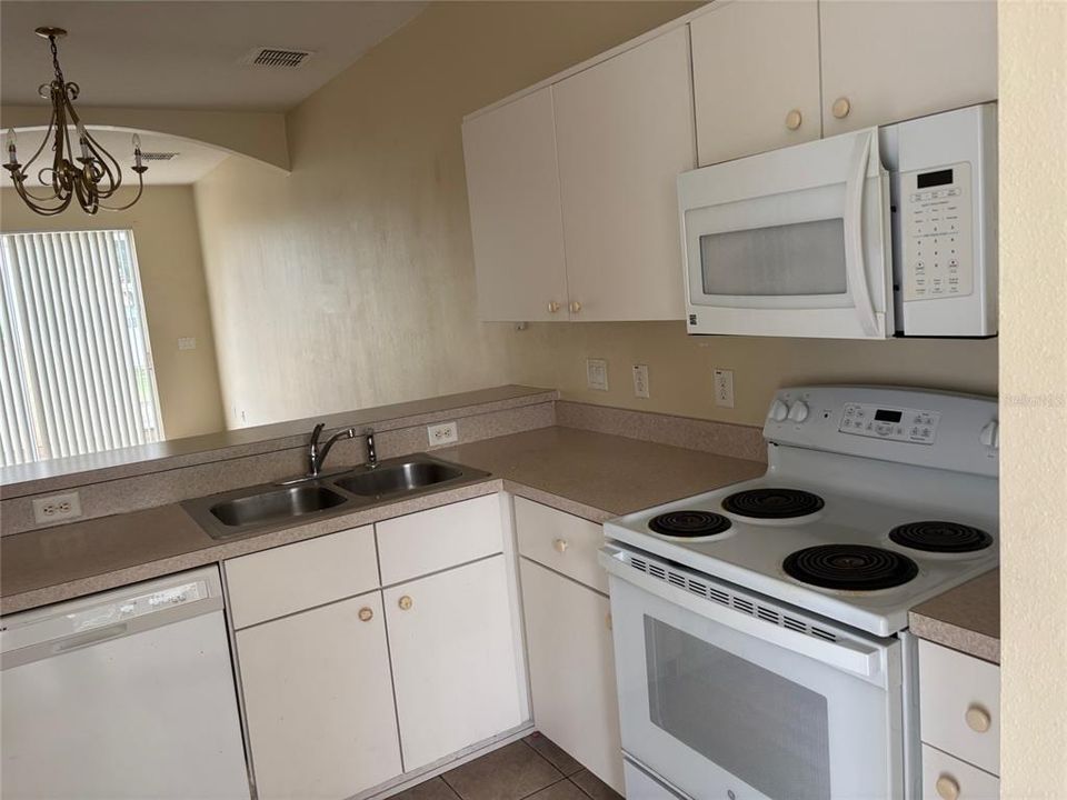 For Rent: $1,695 (3 beds, 2 baths, 1468 Square Feet)