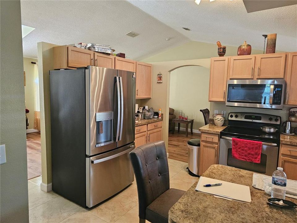 Active With Contract: $349,999 (3 beds, 2 baths, 1854 Square Feet)