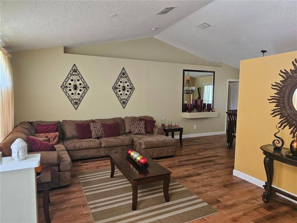 Active With Contract: $349,999 (3 beds, 2 baths, 1854 Square Feet)