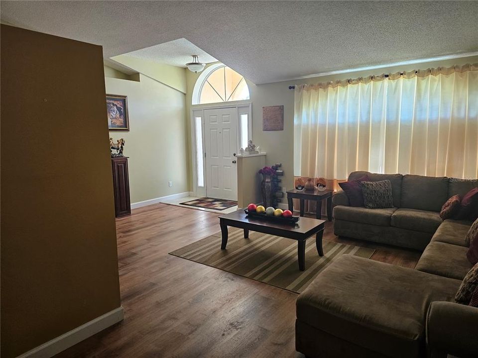 Active With Contract: $349,999 (3 beds, 2 baths, 1854 Square Feet)