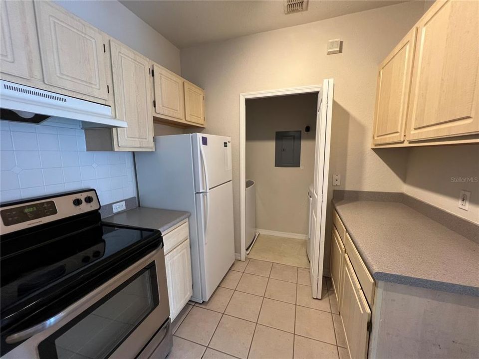 En Venta: $235,000 (4 camas, 2 baños, 1313 Pies cuadrados)