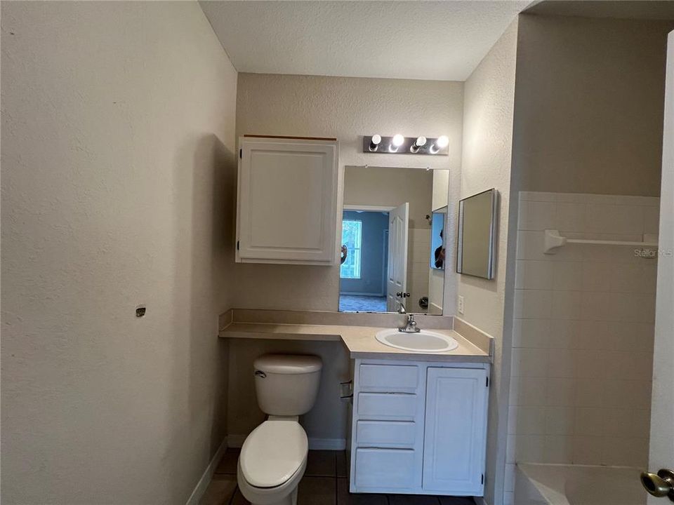 En Venta: $235,000 (4 camas, 2 baños, 1313 Pies cuadrados)