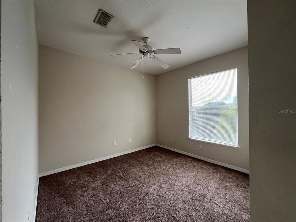 En Venta: $235,000 (4 camas, 2 baños, 1313 Pies cuadrados)