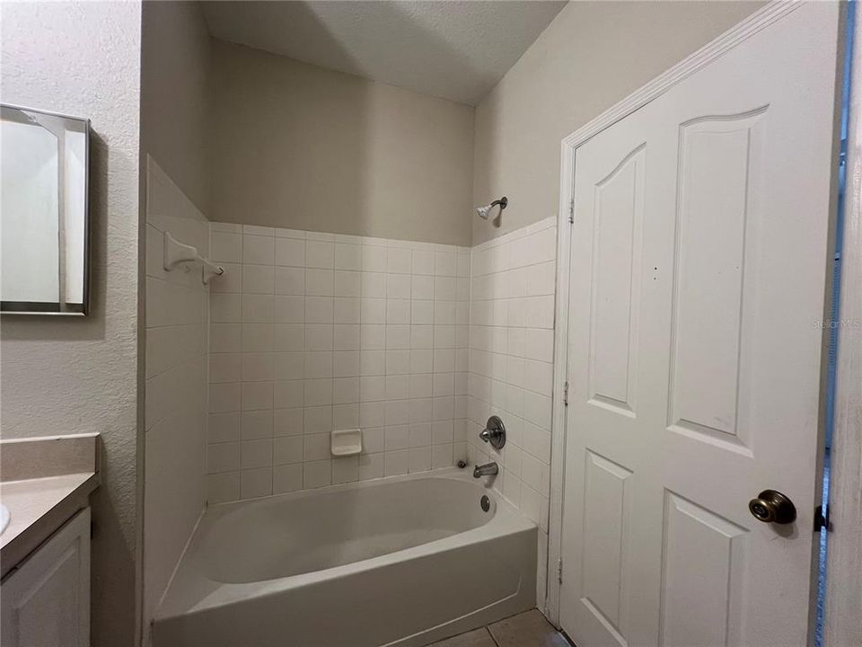 En Venta: $235,000 (4 camas, 2 baños, 1313 Pies cuadrados)