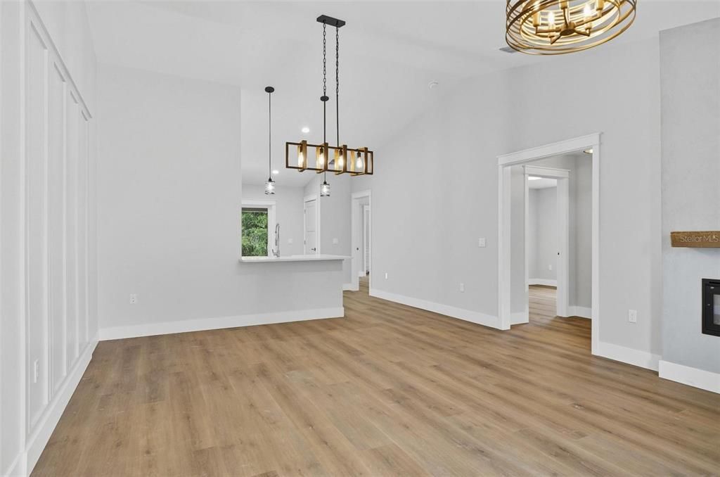 待售: $579,900 (6 贝兹, 0 浴室, 2622 平方英尺)