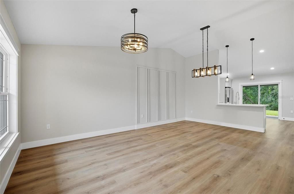 待售: $579,900 (6 贝兹, 0 浴室, 2622 平方英尺)