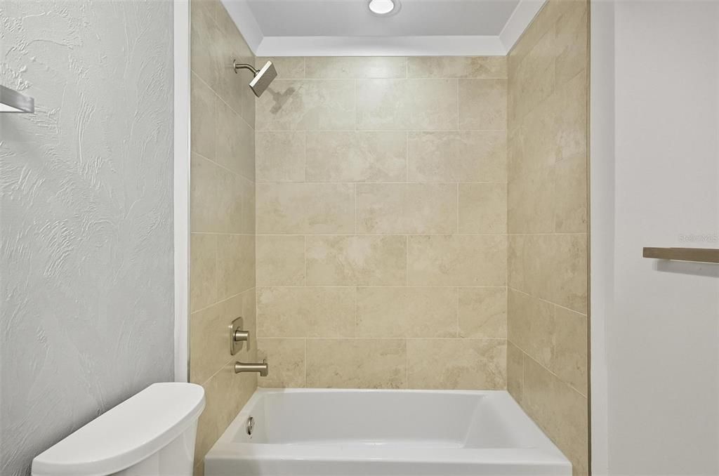 待售: $579,900 (6 贝兹, 0 浴室, 2622 平方英尺)