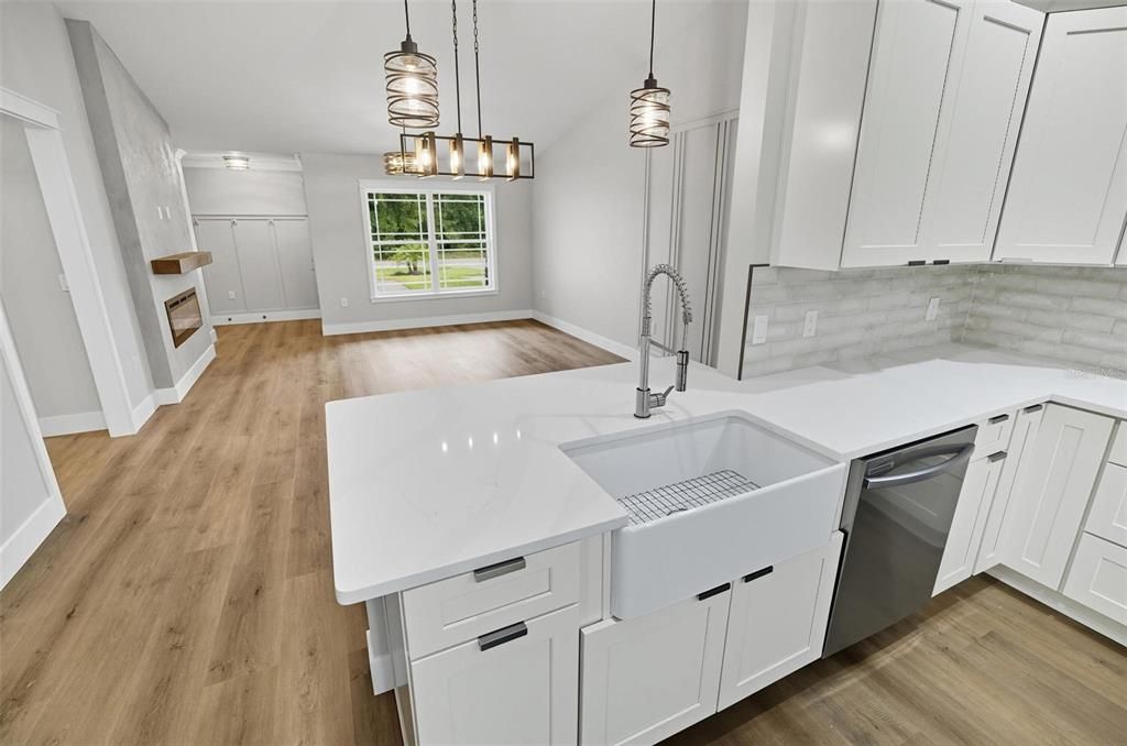 待售: $579,900 (6 贝兹, 0 浴室, 2622 平方英尺)