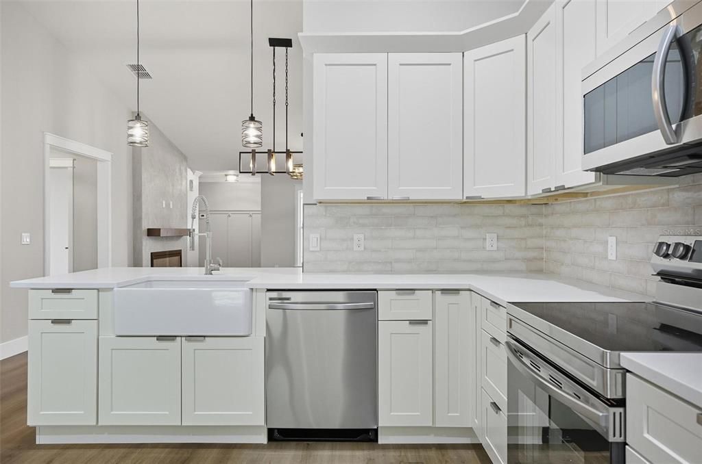 待售: $579,900 (6 贝兹, 0 浴室, 2622 平方英尺)