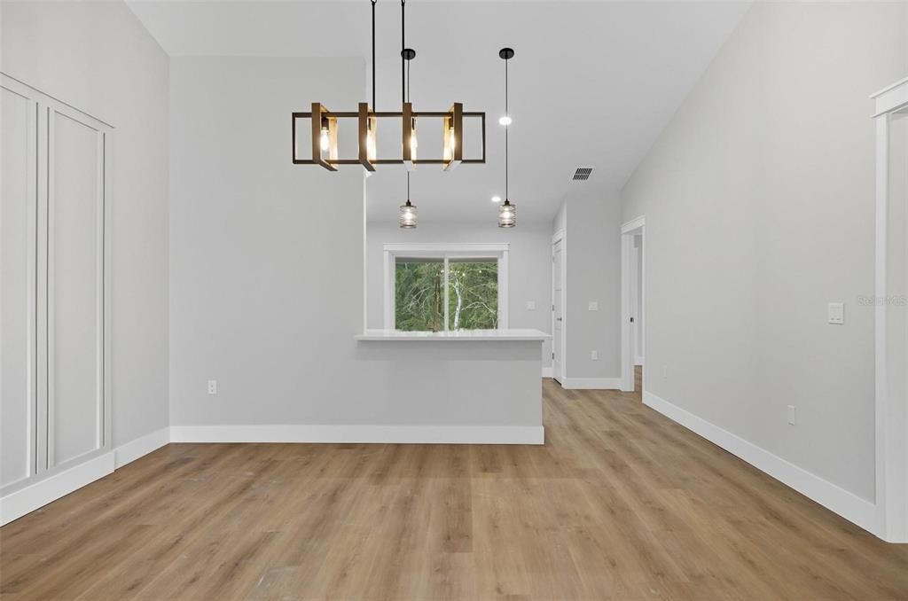 待售: $579,900 (6 贝兹, 0 浴室, 2622 平方英尺)