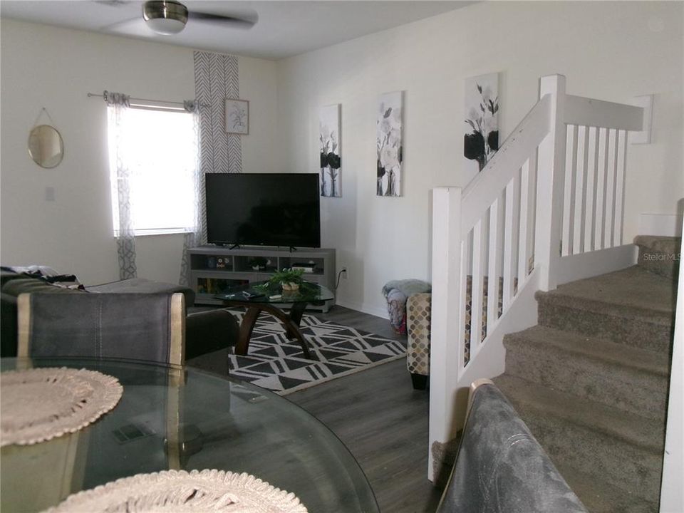 For Sale: $225,000 (2 beds, 1 baths, 1216 Square Feet)