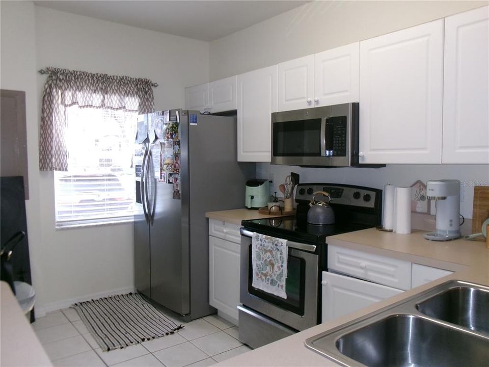 For Sale: $225,000 (2 beds, 1 baths, 1216 Square Feet)