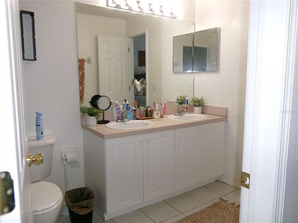 For Sale: $225,000 (2 beds, 1 baths, 1216 Square Feet)