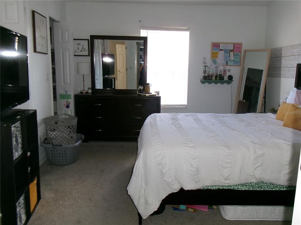 For Sale: $225,000 (2 beds, 1 baths, 1216 Square Feet)