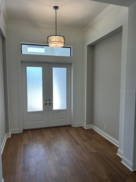 For Sale: $673,000 (3 beds, 3 baths, 2587 Square Feet)