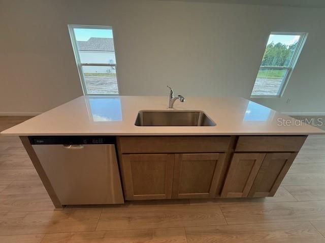 Active With Contract: $282,990 (3 beds, 2 baths, 1402 Square Feet)