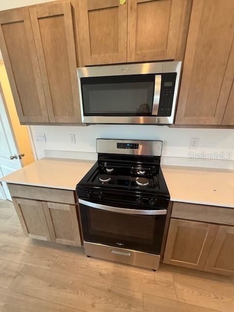 Active With Contract: $282,990 (3 beds, 2 baths, 1402 Square Feet)