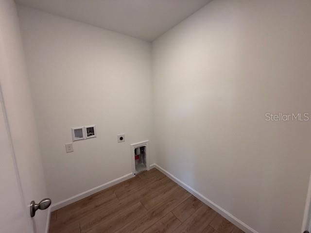 Active With Contract: $282,990 (3 beds, 2 baths, 1402 Square Feet)