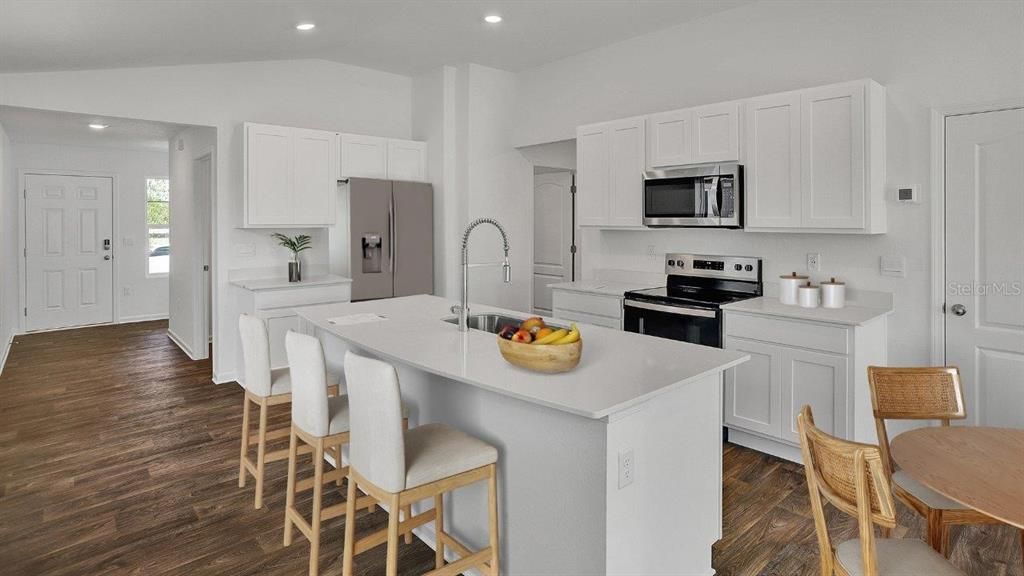 Active With Contract: $282,990 (3 beds, 2 baths, 1402 Square Feet)