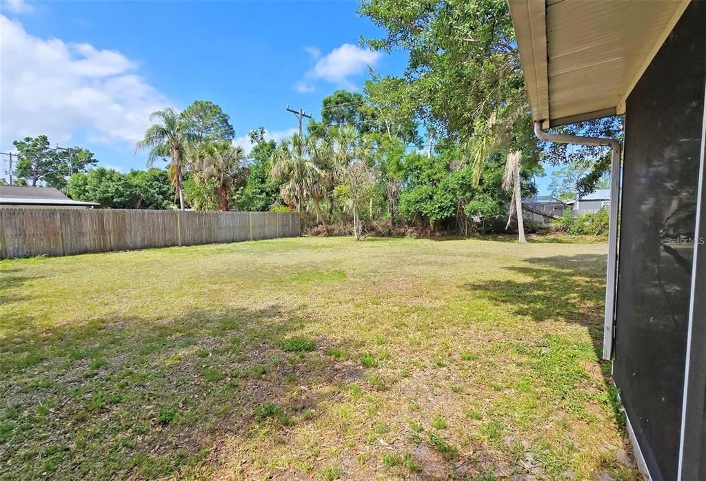 Active With Contract: $2,500 (2 beds, 2 baths, 1133 Square Feet)