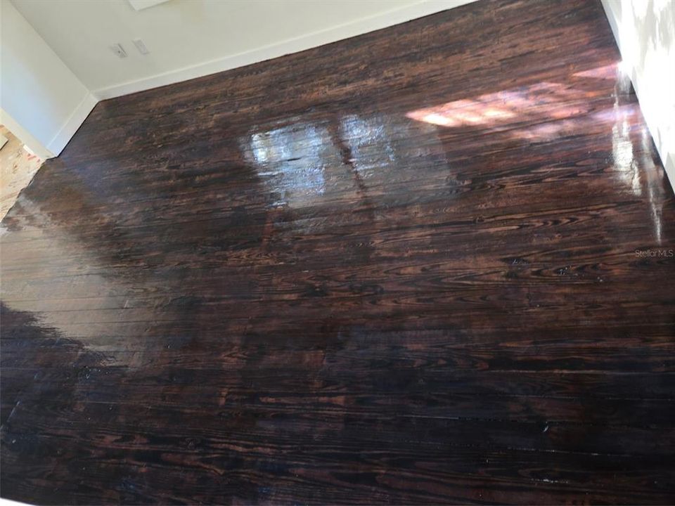 Active With Contract: $2,500 (2 beds, 2 baths, 1133 Square Feet)