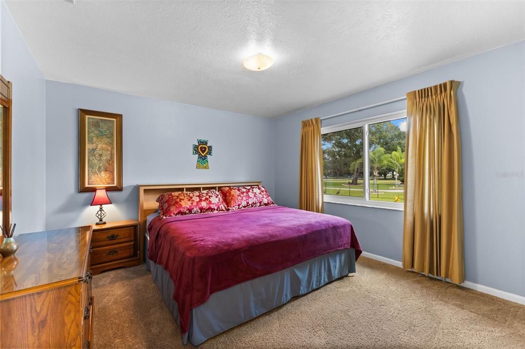 合同活跃: $899,000 (4 贝兹, 3 浴室, 2607 平方英尺)