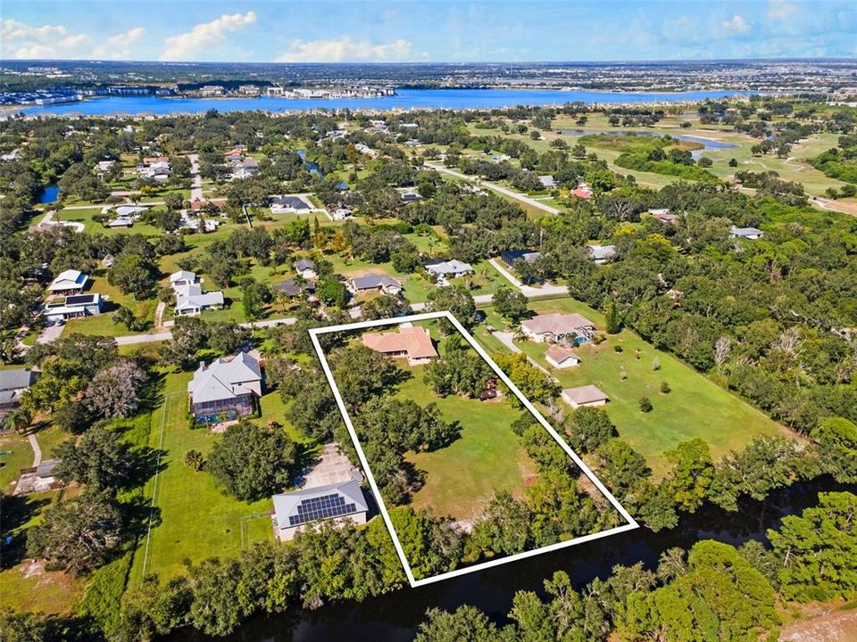 合同活跃: $899,000 (4 贝兹, 3 浴室, 2607 平方英尺)