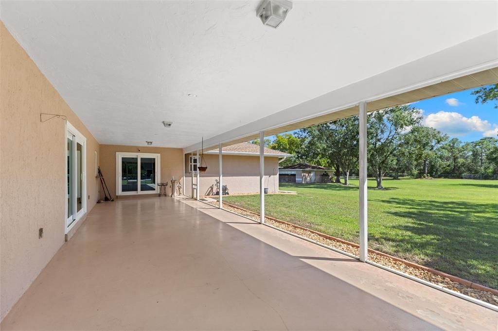 合同活跃: $899,000 (4 贝兹, 3 浴室, 2607 平方英尺)