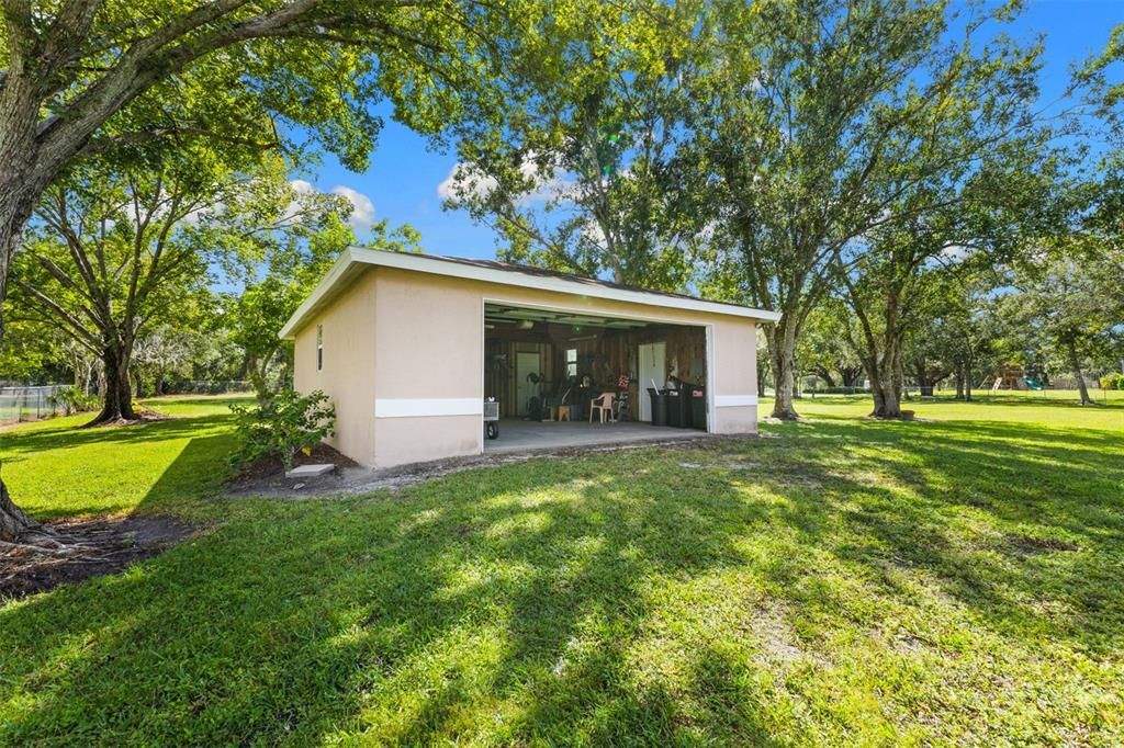 合同活跃: $899,000 (4 贝兹, 3 浴室, 2607 平方英尺)