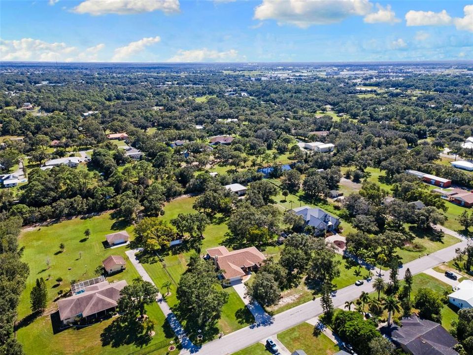 合同活跃: $899,000 (4 贝兹, 3 浴室, 2607 平方英尺)