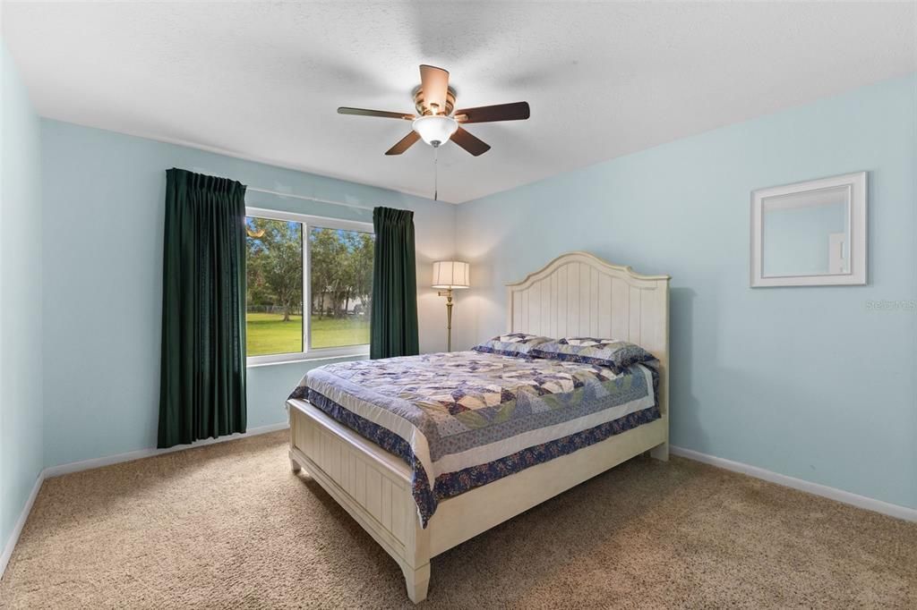 合同活跃: $899,000 (4 贝兹, 3 浴室, 2607 平方英尺)