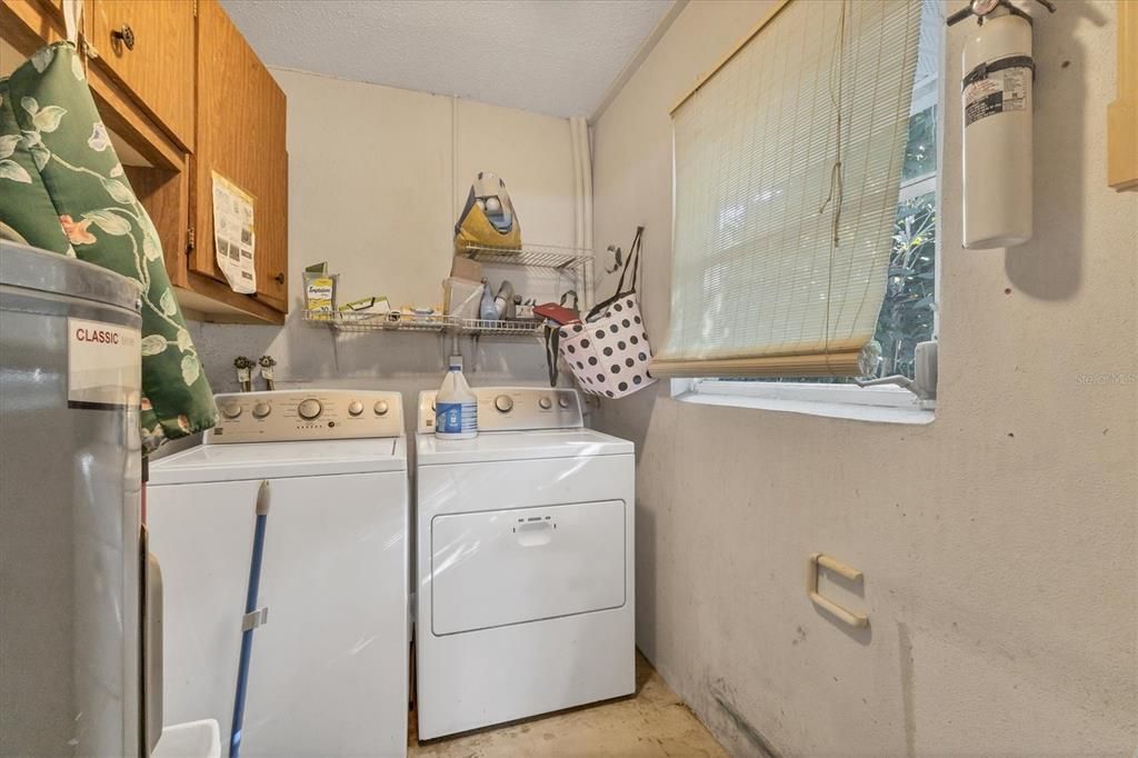 For Sale: $310,000 (3 beds, 2 baths, 1490 Square Feet)