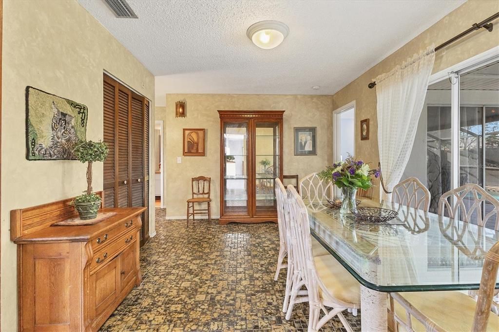 For Sale: $310,000 (3 beds, 2 baths, 1490 Square Feet)