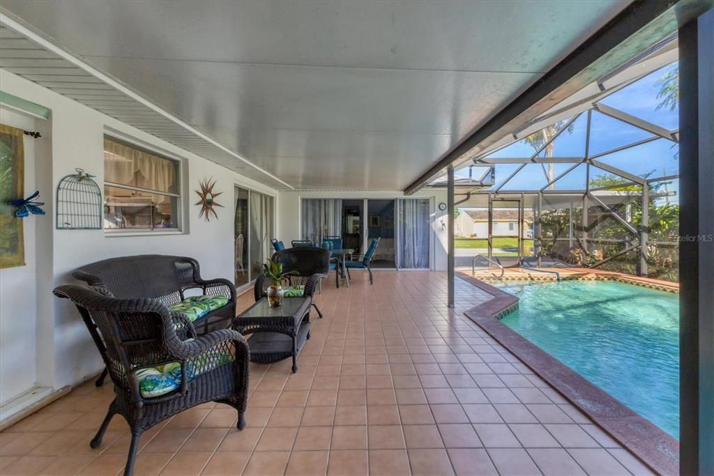 For Sale: $310,000 (3 beds, 2 baths, 1490 Square Feet)