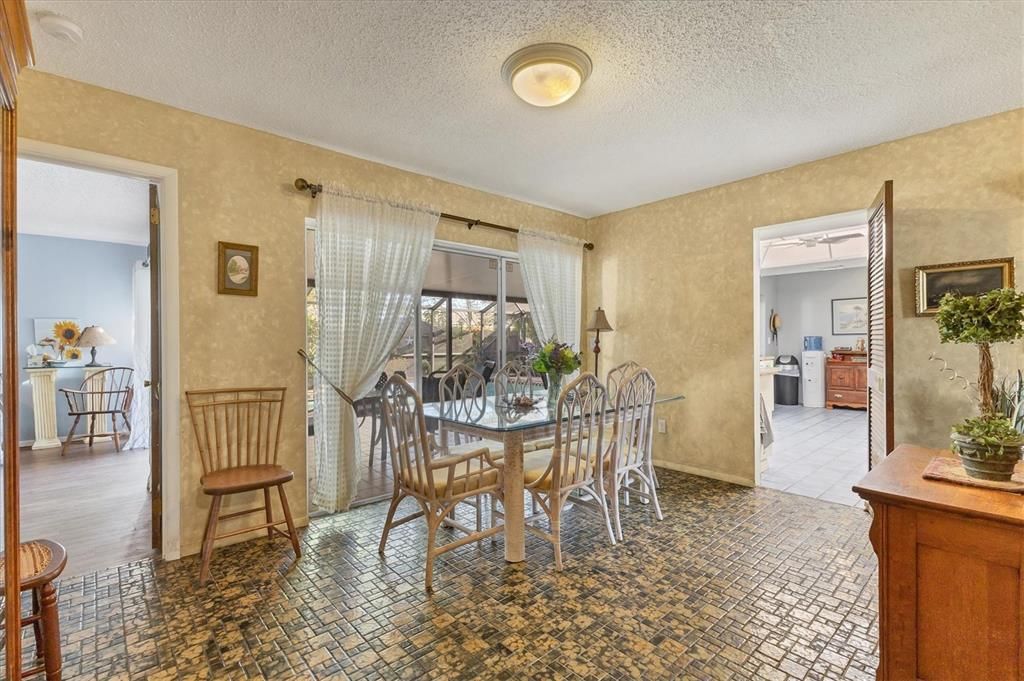 For Sale: $310,000 (3 beds, 2 baths, 1490 Square Feet)