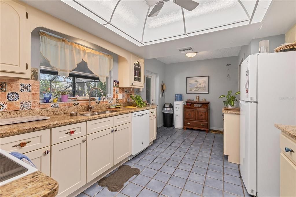 For Sale: $310,000 (3 beds, 2 baths, 1490 Square Feet)