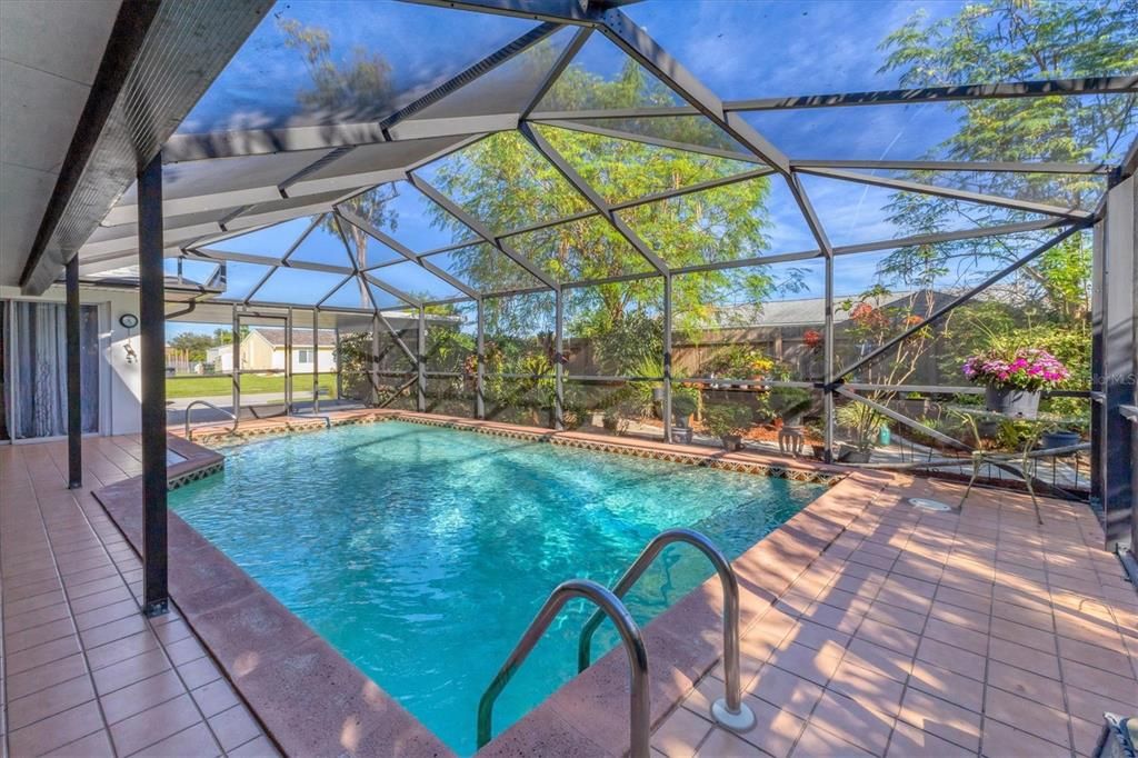 For Sale: $310,000 (3 beds, 2 baths, 1490 Square Feet)