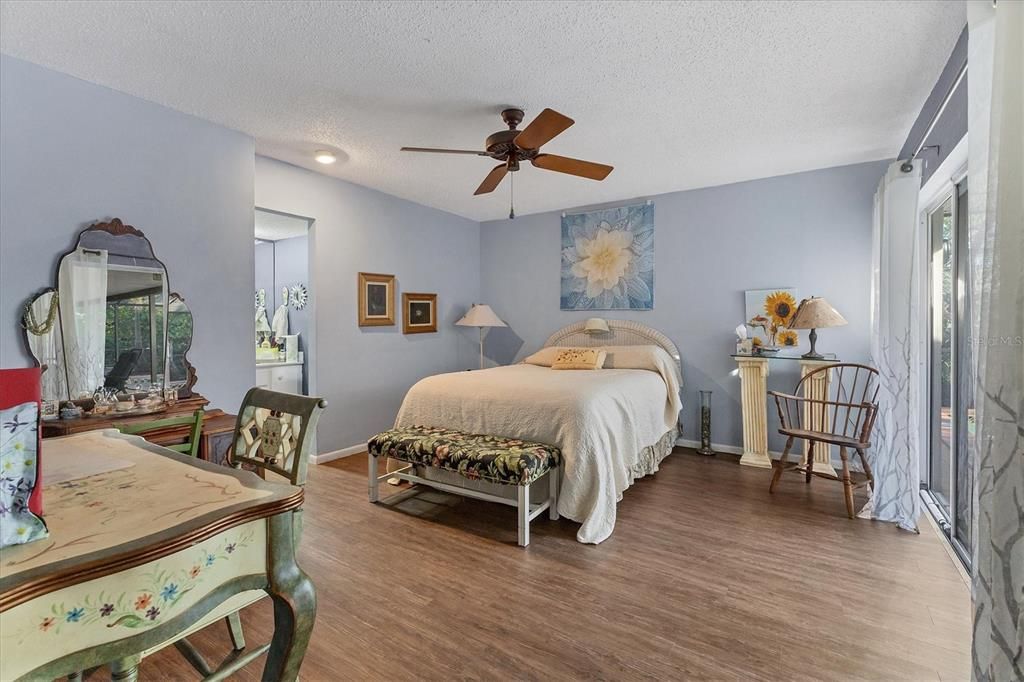 For Sale: $310,000 (3 beds, 2 baths, 1490 Square Feet)