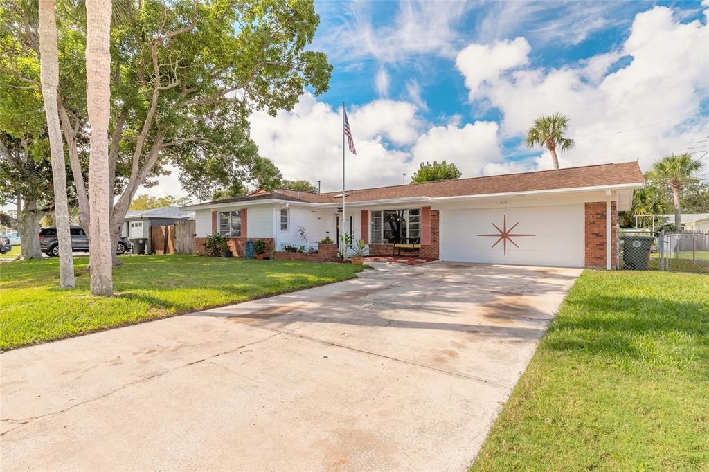 最近售出: $329,000 (4 贝兹, 3 浴室, 1801 平方英尺)