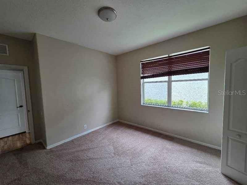 Под контрактом: $286,200 (4 спален, 2 ванн, 1966 Квадратных фут)