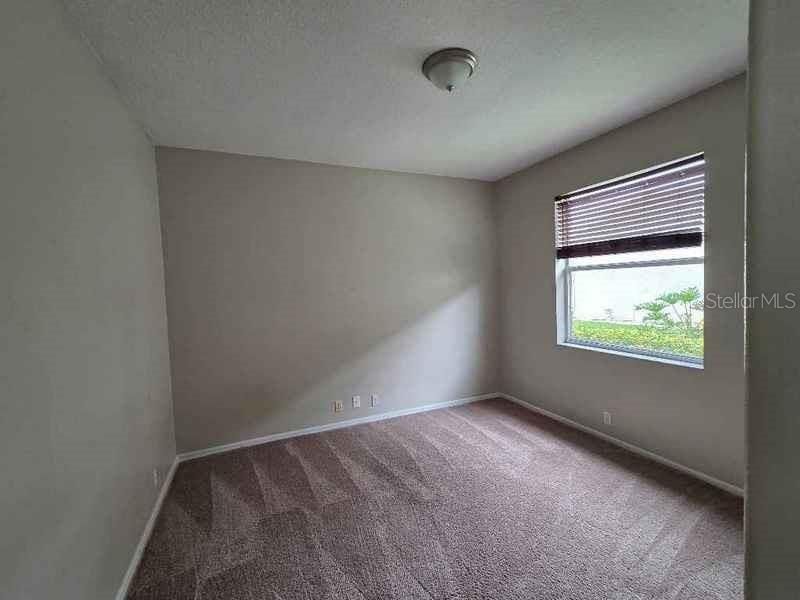 Под контрактом: $286,200 (4 спален, 2 ванн, 1966 Квадратных фут)