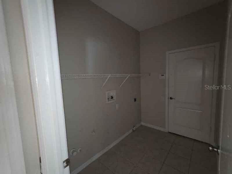 Под контрактом: $286,200 (4 спален, 2 ванн, 1966 Квадратных фут)