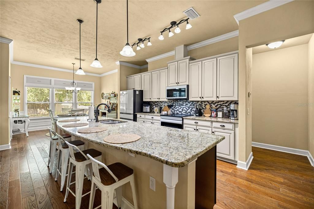 For Sale: $544,900 (3 beds, 2 baths, 2147 Square Feet)