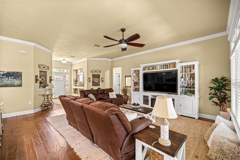 For Sale: $544,900 (3 beds, 2 baths, 2147 Square Feet)