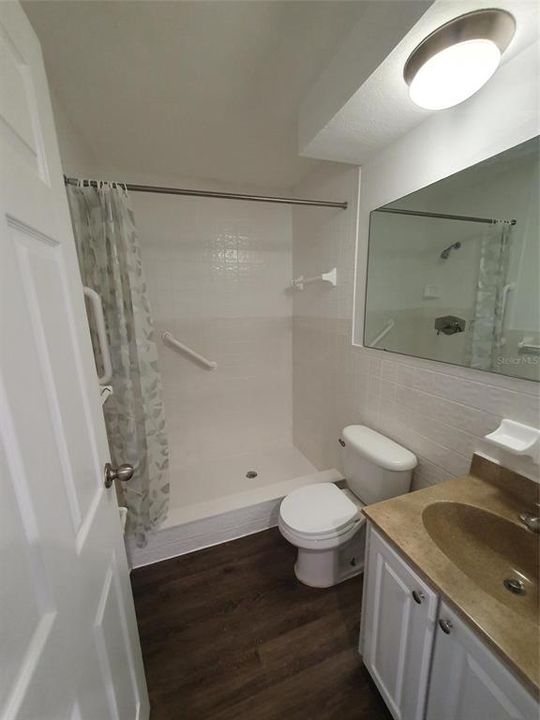 出租: $1,825 (2 贝兹, 2 浴室, 1000 平方英尺)