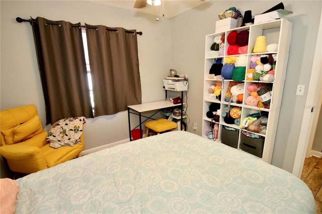 For Sale: $199,500 (2 beds, 1 baths, 896 Square Feet)